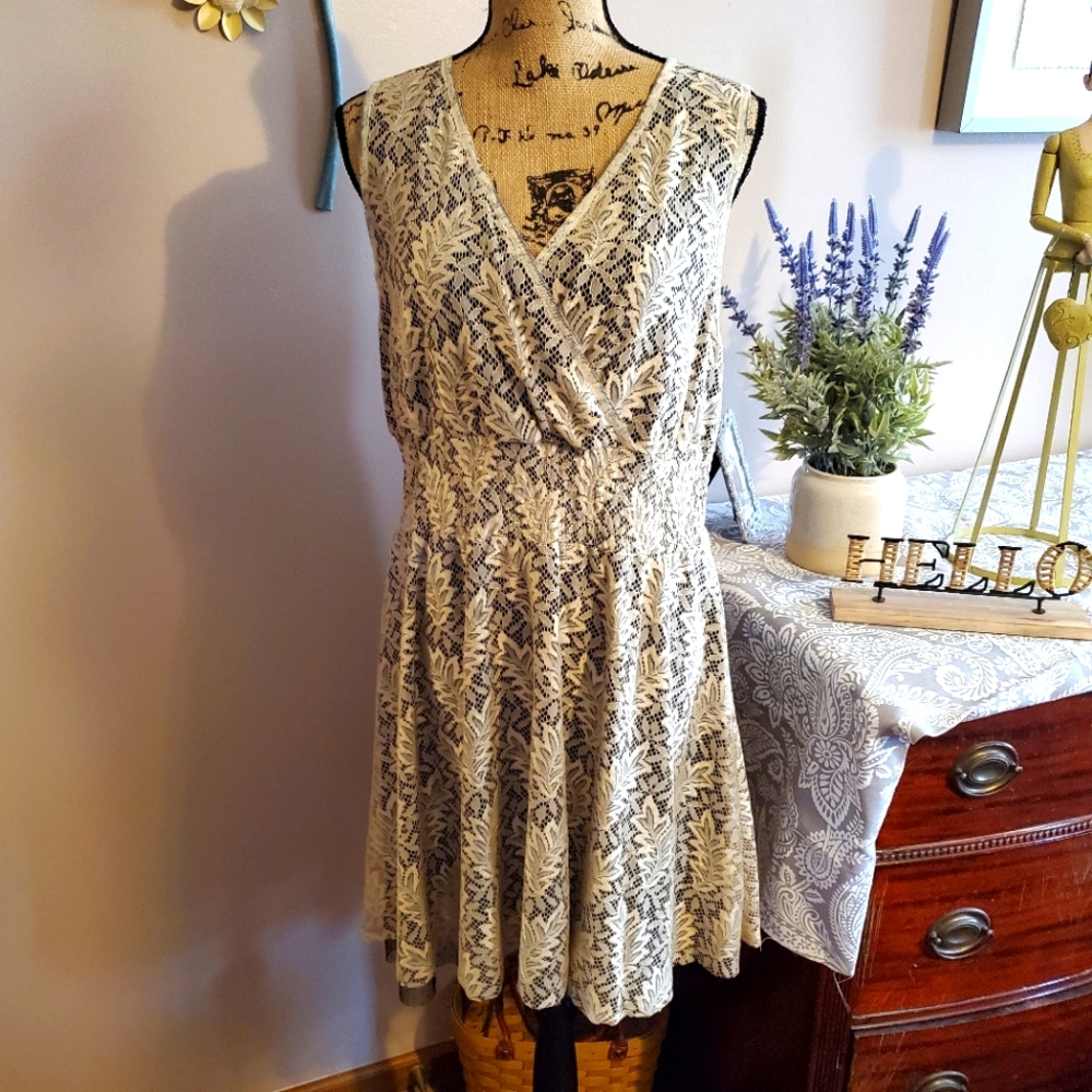 Ultra Pink Knee Length Lacy Dress